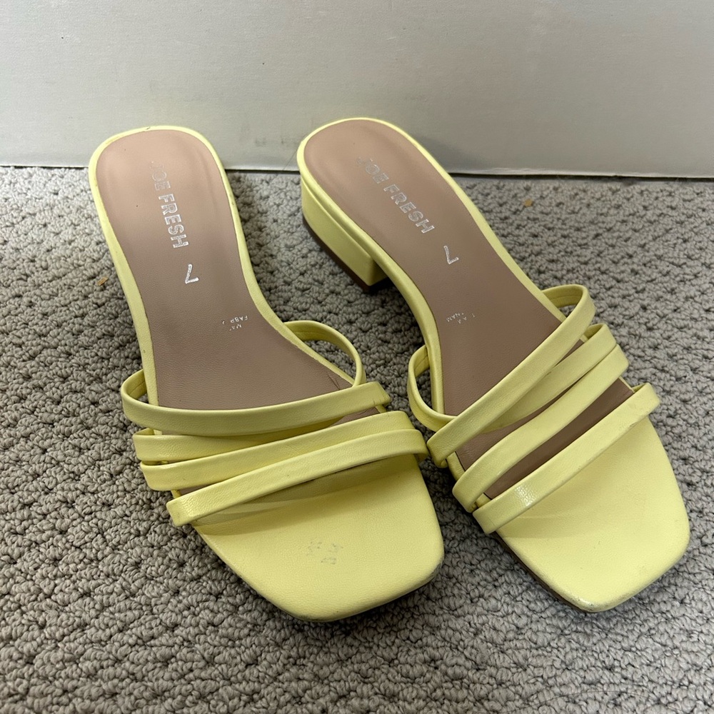 2/$20❤️- SHOES | Joe Fresh strappy sandals shoes size 7
